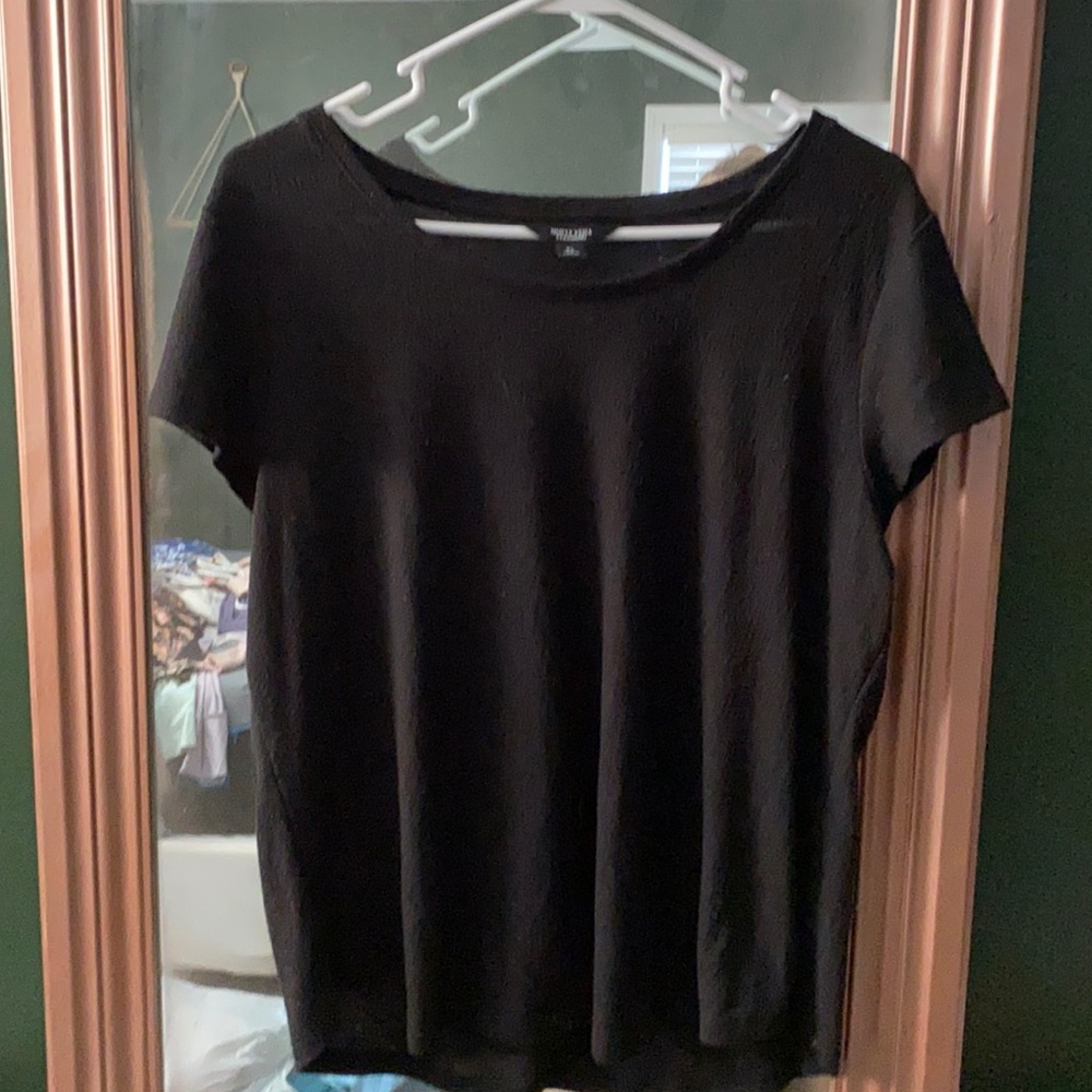 Vera Wang short sleeve tee
